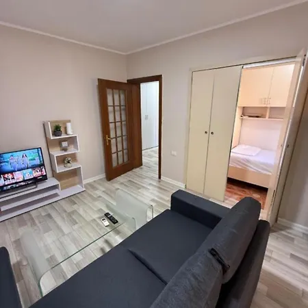 Staynest M Shyri Διαμέρισμα Τίρανα