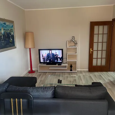 Staynest M Shyri * Τίρανα